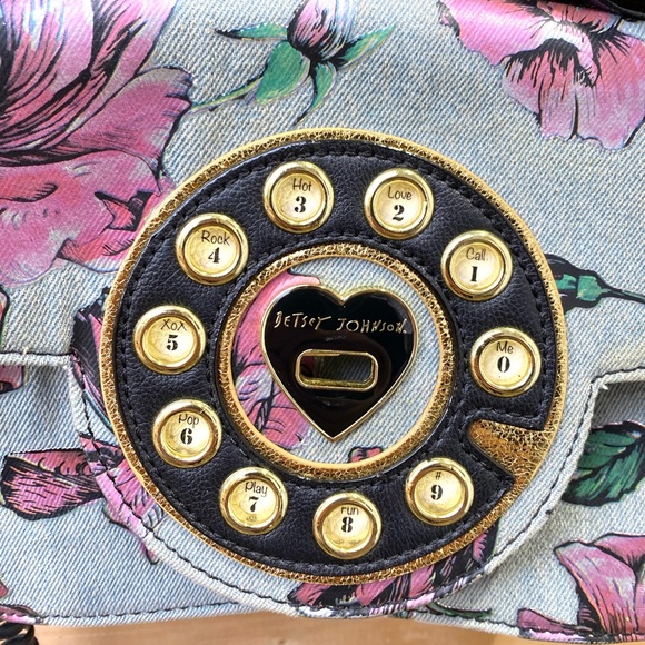 Betsey Johnson PHONE FLORAL Purse Handbag Kitsch TELEPHONE CROSSBODY - Picture 3 of 10